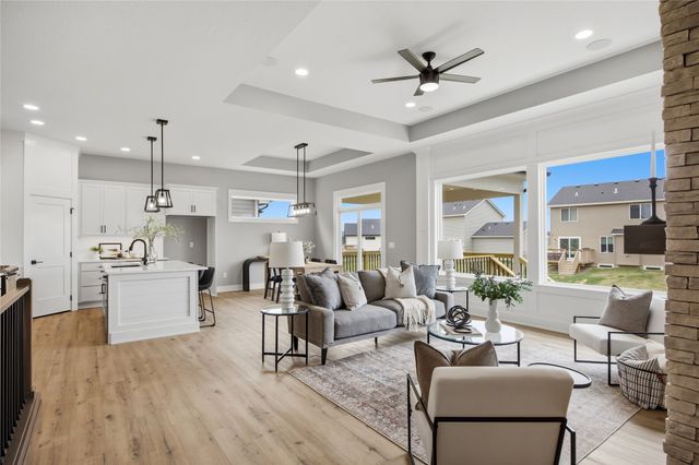708 NE Doe Pointe Drive, Ankeny, IA 50021
