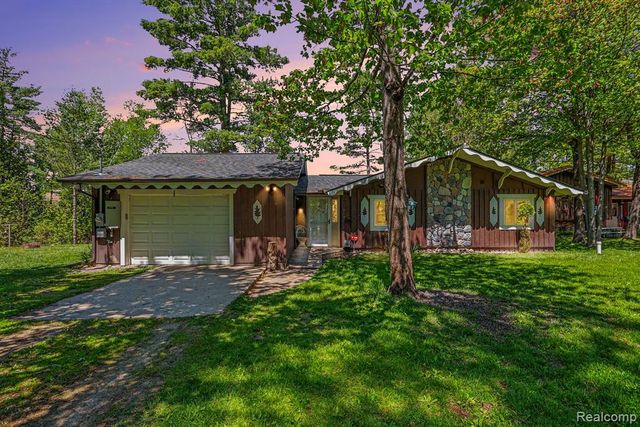 1107 Northern Trail, Alger, MI 48610
