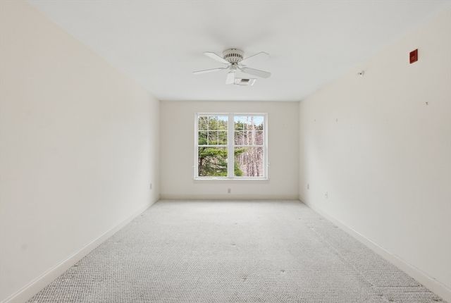 7 Crescent Way 302, Sturbridge, MA 01518