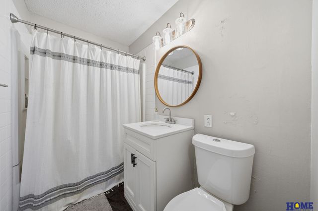 5239 Heumann Drive, Lincoln, NE 68504