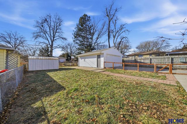 5239 Heumann Drive, Lincoln, NE 68504