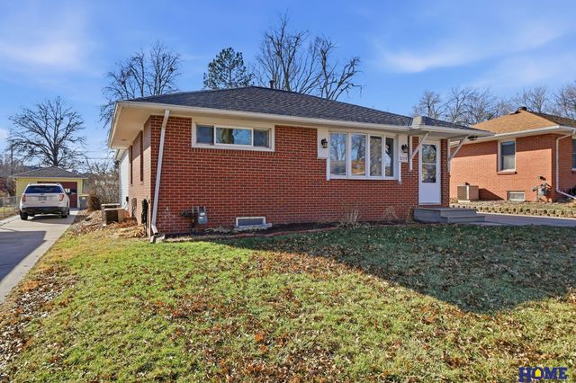 5239 Heumann Drive, Lincoln, NE 68504