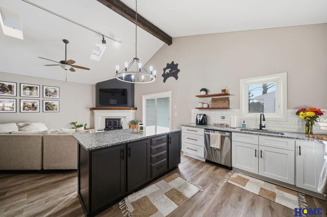 5239 Heumann Drive, Lincoln, NE 68504