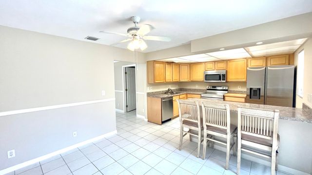 501 SANDTREE Drive, Palm Beach Gardens, FL 33403