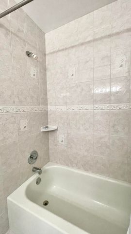 501 SANDTREE Drive, Palm Beach Gardens, FL 33403