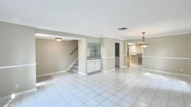 501 SANDTREE Drive, Palm Beach Gardens, FL 33403