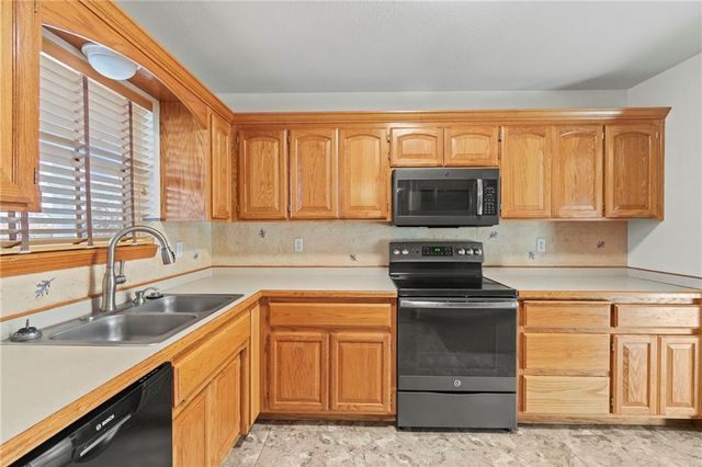 301 Walnut Street, Lathrop, MO 64465