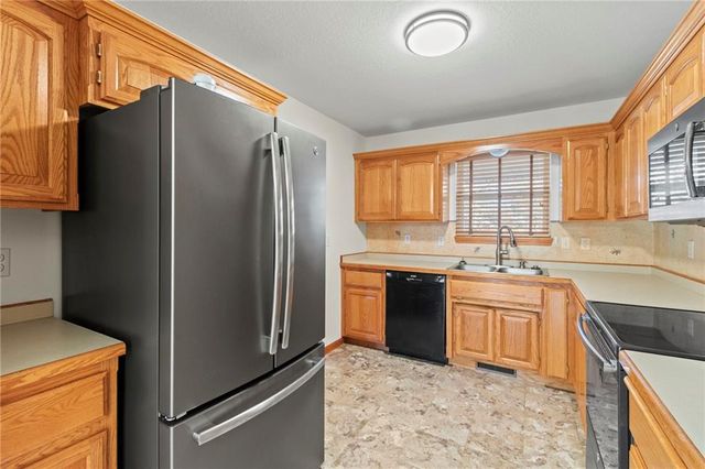 301 Walnut Street, Lathrop, MO 64465