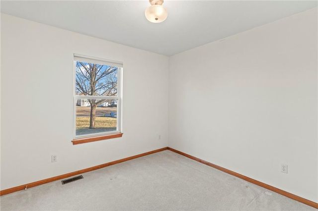 301 Walnut Street, Lathrop, MO 64465