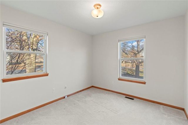 301 Walnut Street, Lathrop, MO 64465