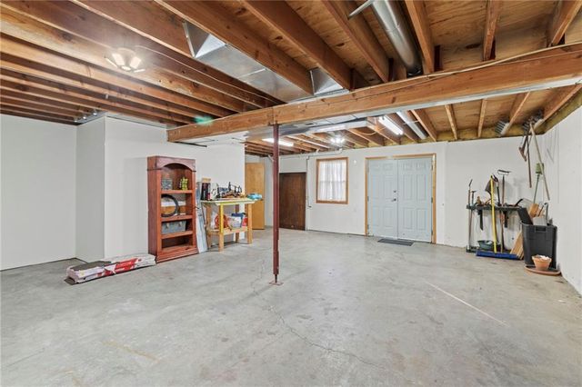 301 Walnut Street, Lathrop, MO 64465