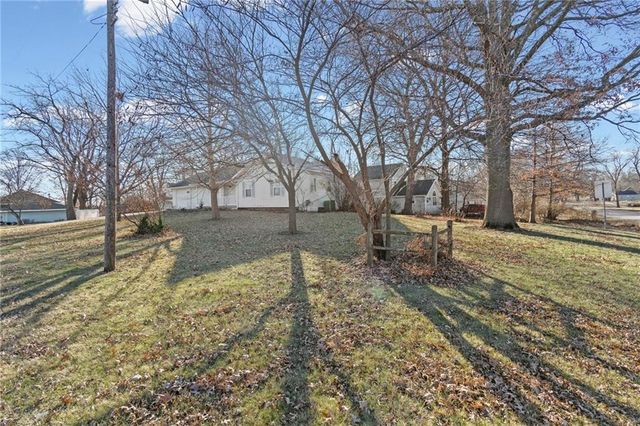 301 Walnut Street, Lathrop, MO 64465