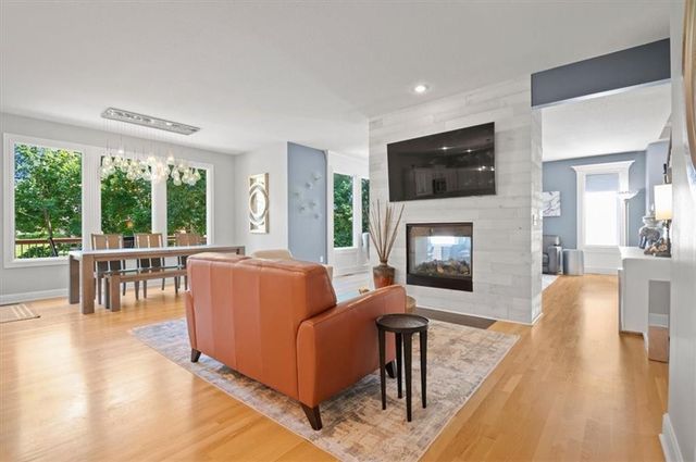 7402 W 145th Terrace, Overland Park, KS 66223