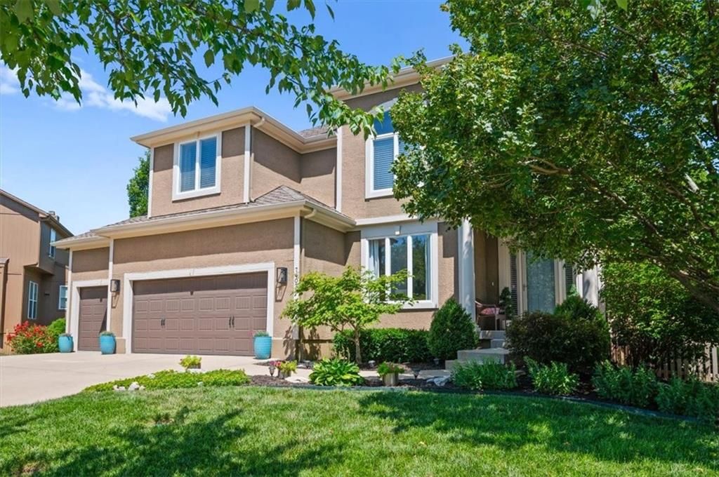 7402 W 145th Terrace, Overland Park, KS 66223