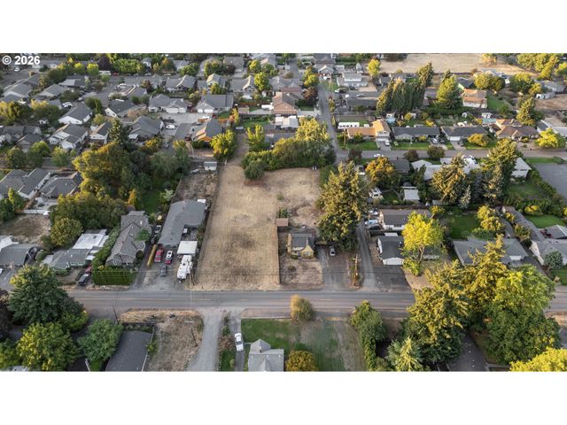185 FERNDALE Dr, Eugene, OR 97404