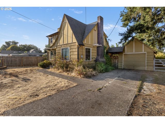 185 FERNDALE Dr, Eugene, OR 97404