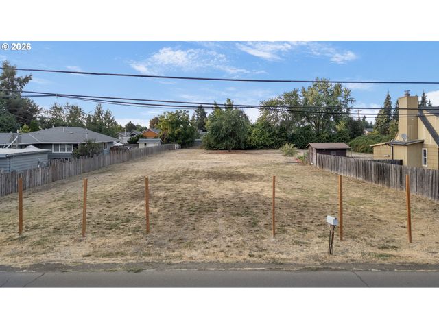 185 FERNDALE Dr, Eugene, OR 97404