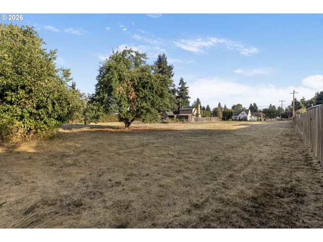 185 FERNDALE Dr, Eugene, OR 97404