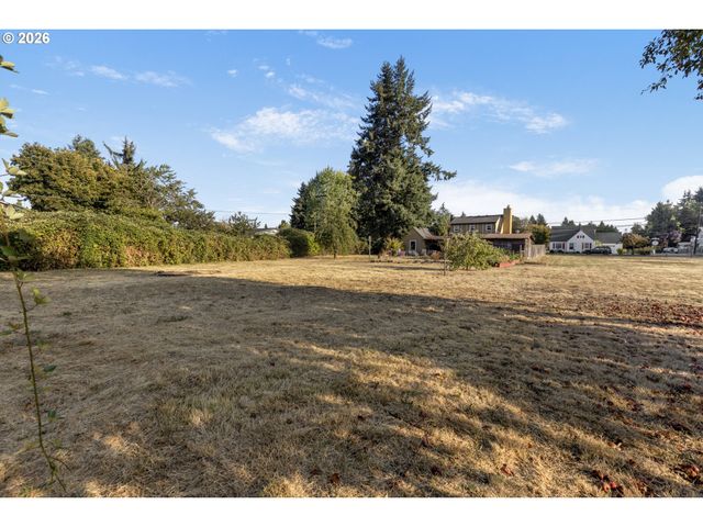 185 FERNDALE Dr, Eugene, OR 97404