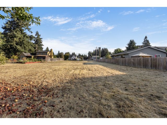 185 FERNDALE Dr, Eugene, OR 97404
