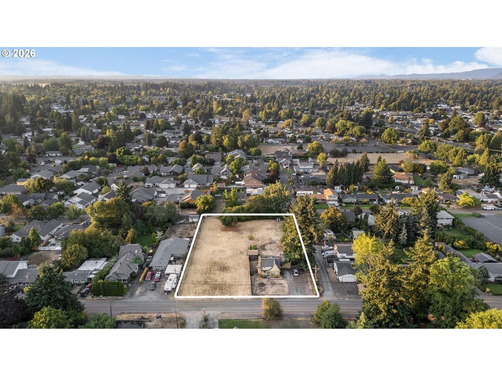 185 FERNDALE Dr, Eugene, OR 97404
