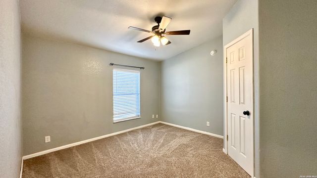 1545 County Road 665, Devine, TX 78016