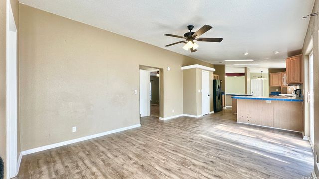 1545 County Road 665, Devine, TX 78016