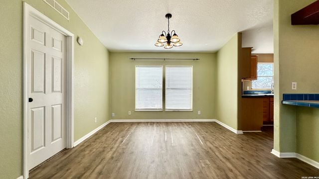 1545 County Road 665, Devine, TX 78016