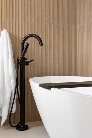 965 Hog Back Rd, Haiku, HI 96708