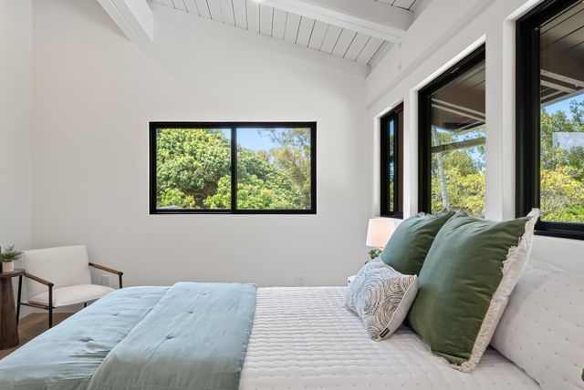 965 Hog Back Rd, Haiku, HI 96708