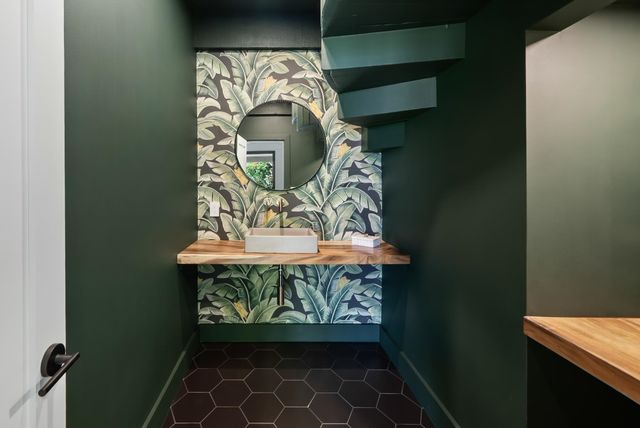 965 Hog Back Rd, Haiku, HI 96708