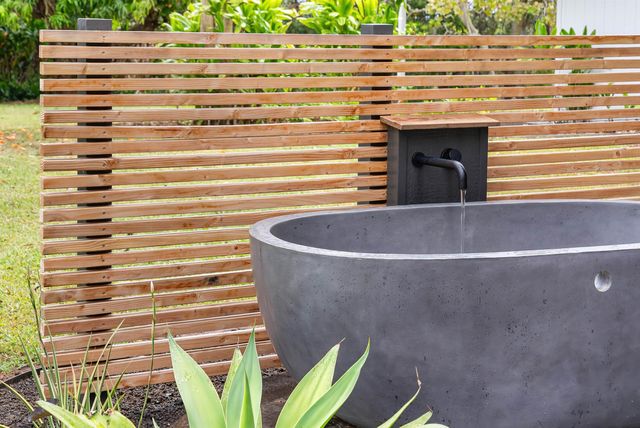 965 Hog Back Rd, Haiku, HI 96708