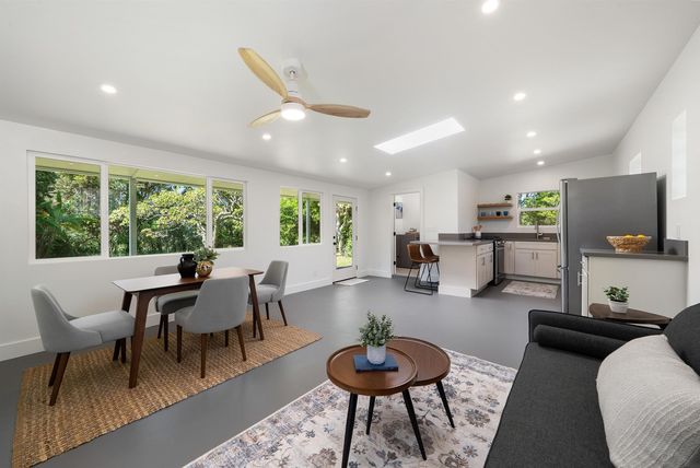 965 Hog Back Rd, Haiku, HI 96708