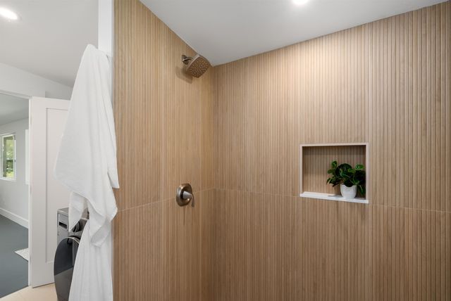 965 Hog Back Rd, Haiku, HI 96708