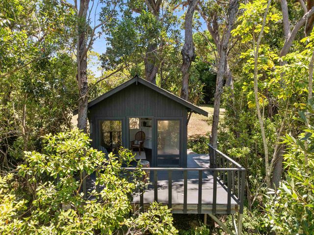 965 Hog Back Rd, Haiku, HI 96708