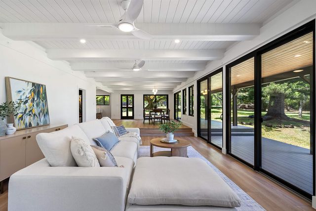 965 Hog Back Rd, Haiku, HI 96708