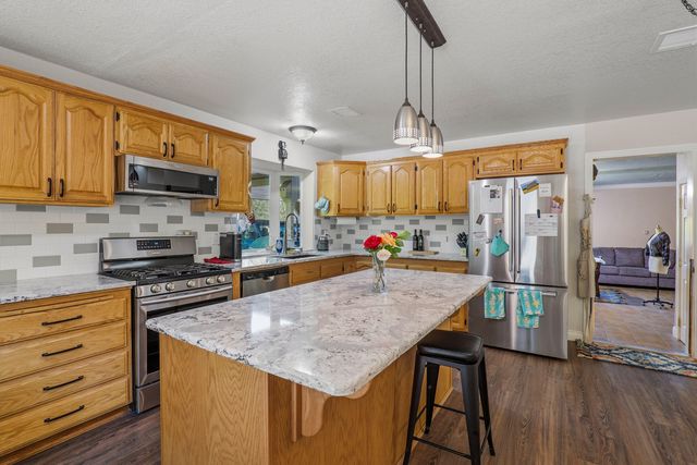 345 Ponderosa Lane, Grants Pass, OR 97527