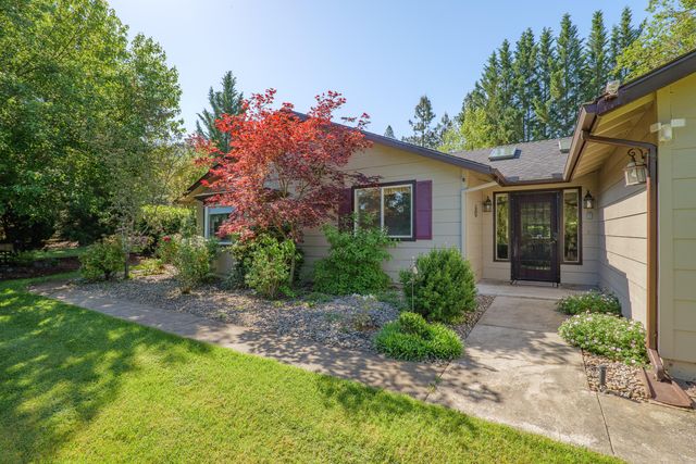 345 Ponderosa Lane, Grants Pass, OR 97527
