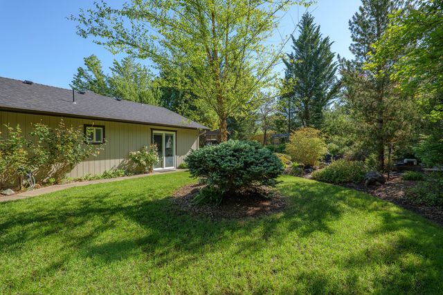 345 Ponderosa Lane, Grants Pass, OR 97527