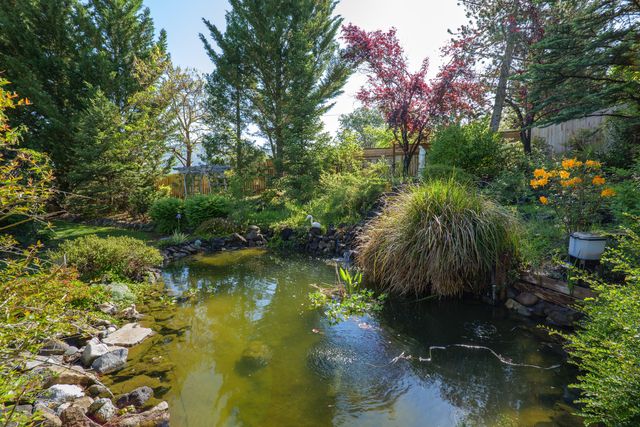 345 Ponderosa Lane, Grants Pass, OR 97527