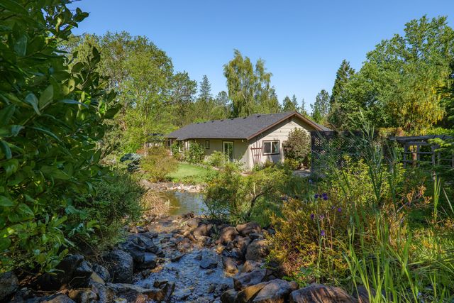 345 Ponderosa Lane, Grants Pass, OR 97527