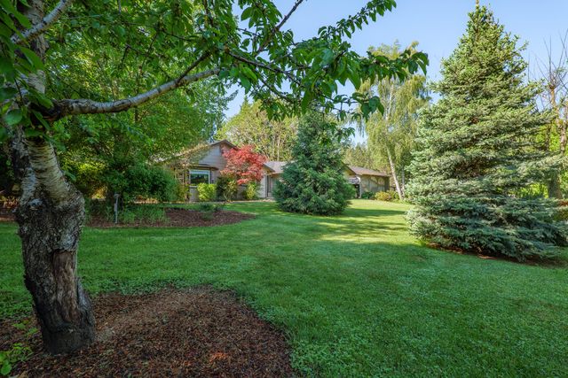 345 Ponderosa Lane, Grants Pass, OR 97527