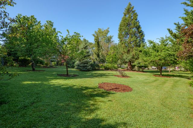 345 Ponderosa Lane, Grants Pass, OR 97527