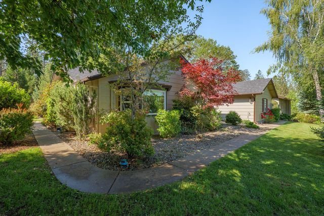 345 Ponderosa Lane, Grants Pass, OR 97527