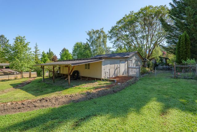 345 Ponderosa Lane, Grants Pass, OR 97527