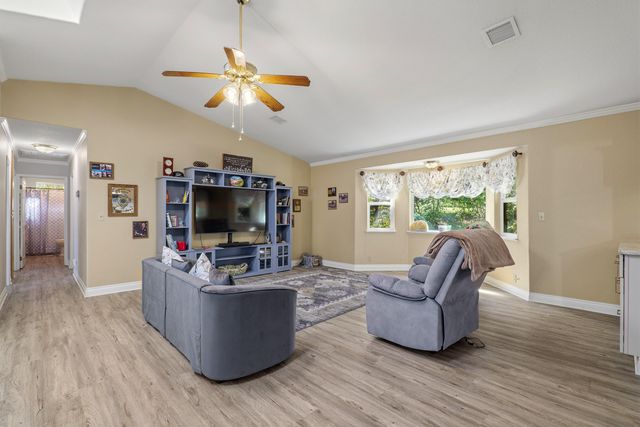 345 Ponderosa Lane, Grants Pass, OR 97527