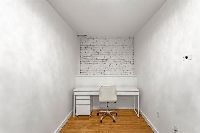 125 B St 1D, Boston, MA 02127