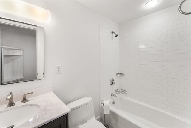 125 B St 1D, Boston, MA 02127