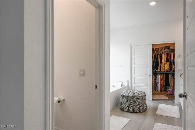 6839 Greensmen Avenue, Las Vegas, NV 89156