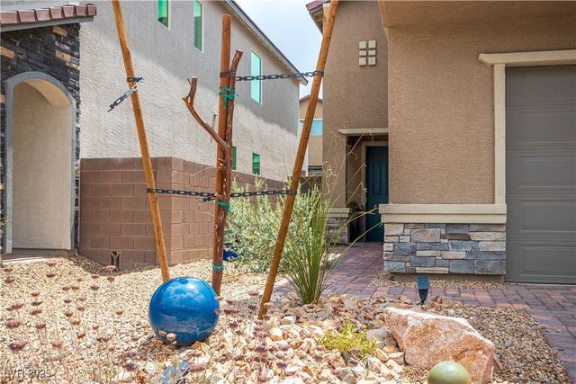 6839 Greensmen Avenue, Las Vegas, NV 89156